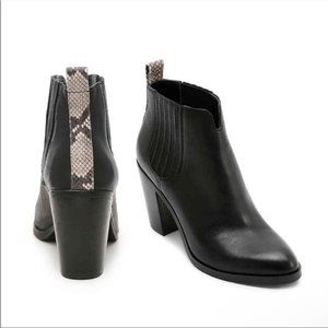 Dolce Vita Stacie Black Leather Heeled Booties Snakeskin‎